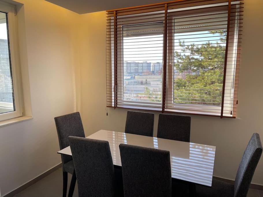 Idealapartments Llc 4 Приштина Экстерьер фото